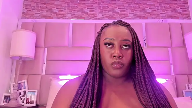 ShaniaBrownn webcam