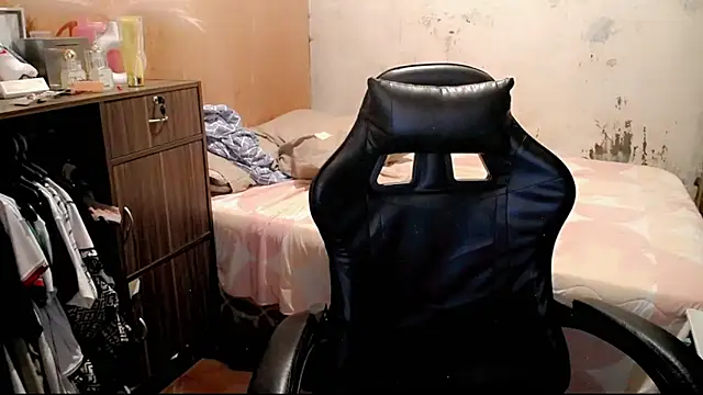 yanaleciousxx webcam