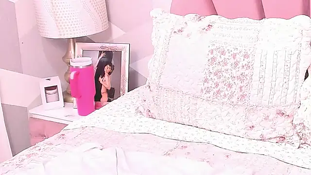 KylieMonnett webcam