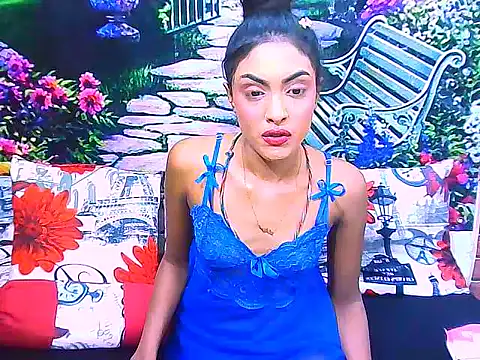 IndianPretty14u2Luv webcam