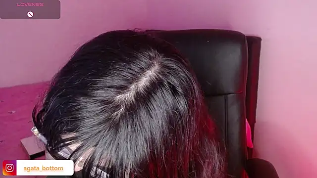 NewAgatha_Bolton live sex cam