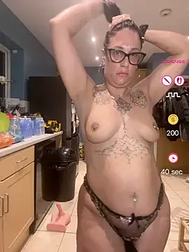 Itsivybelle_filthymilfuk webcam