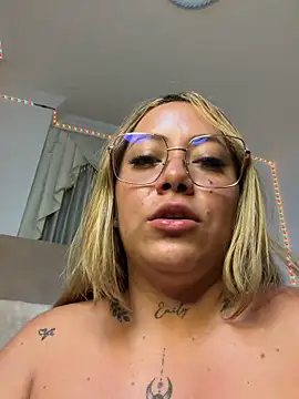 Sharon_blare webcam