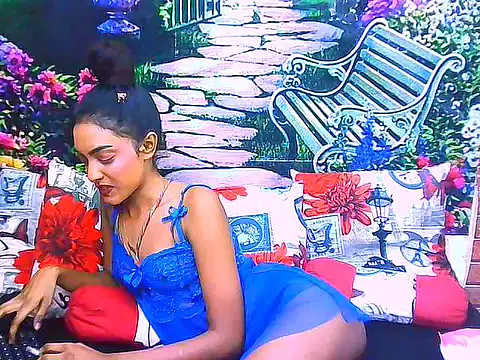 IndianPretty14u2Luv webcam