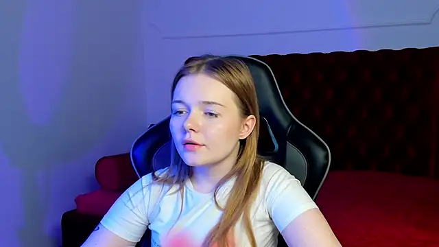 ElinaVale webcam