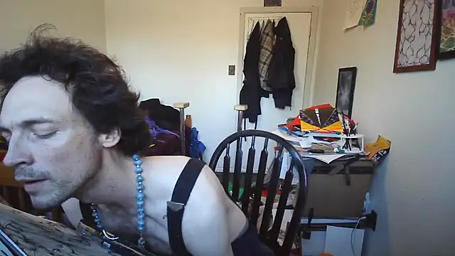 JohnnyMoves webcam