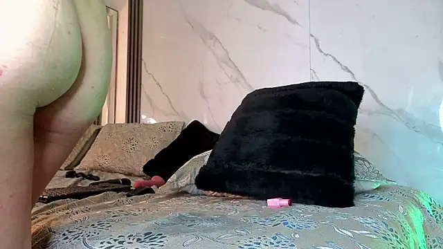CandyQueenGold webcam