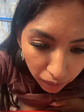 BrunetteBliss69 webcam