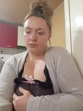 DiamondMia11 webcam