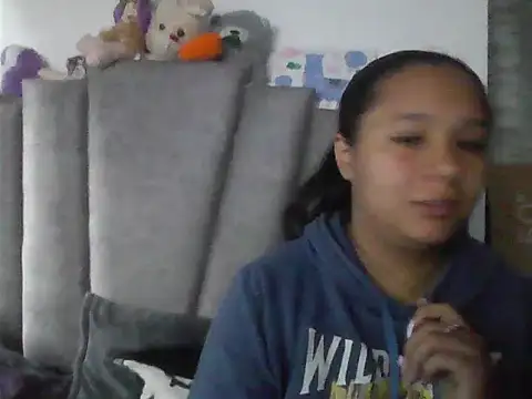 Charis_21 webcam