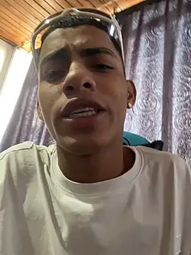 Antonelo_blake Live Webcam on Stripchat