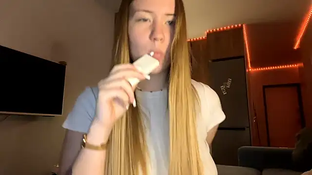 lisi_kiss_ - Lisi_Kiss_'s free webcam - UK Sex Cams
