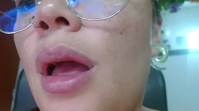miss_evoleth2 webcam