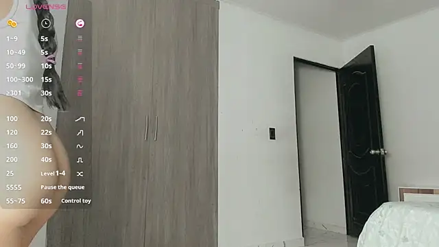 skinny_milky webcam