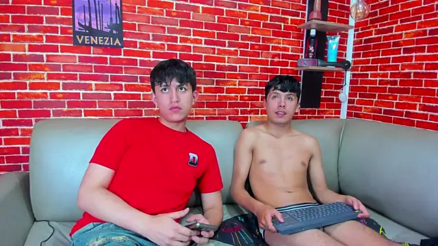 Hoot_boyss_ webcam