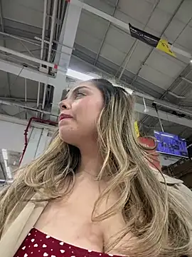Alirawrz live show