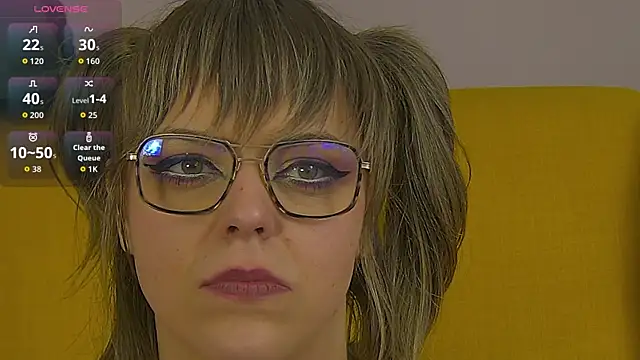 ZoeSkyee webcam