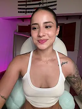 Ale_Lewis webcam