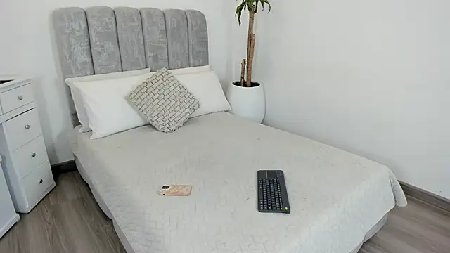 imkrystall - Imkrystall's free webcam - UK Sex Cams