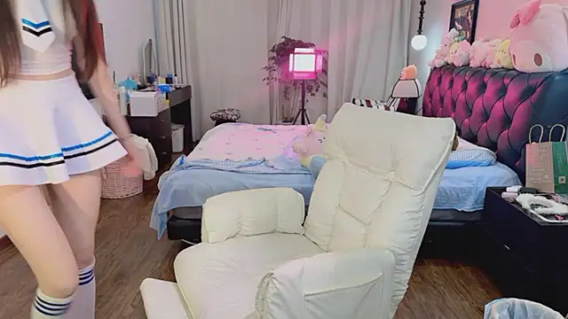 Evacute-top webcam