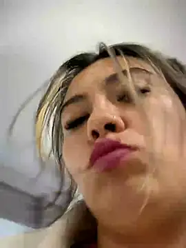 LIZ-06_ webcam