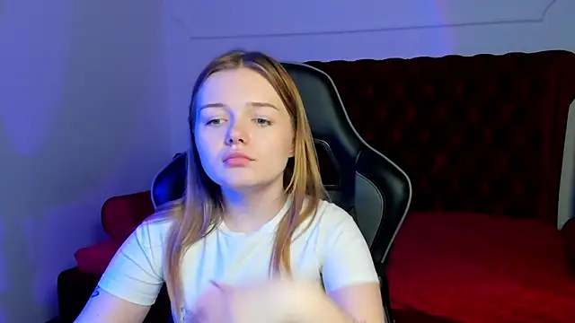 ElinaVale webcam