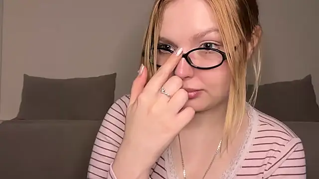 Ophelia_Ritz webcam
