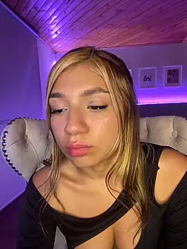 Isabella18_pink webcam