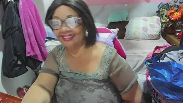 Mrs_mommy_ webcam