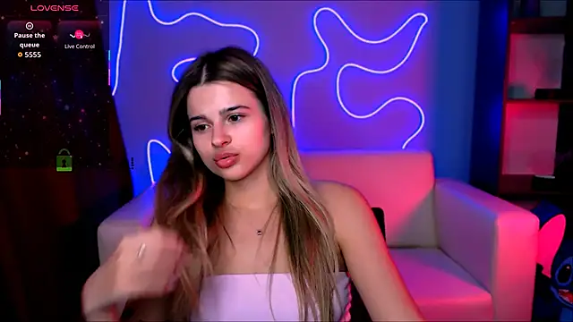 berry_alma - Berry_alma's free webcam - UK Sex Cams