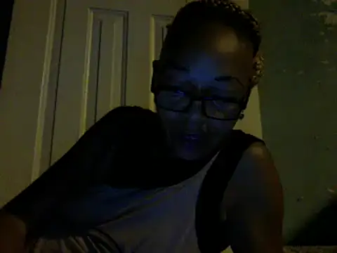 Ladyzee25 webcam