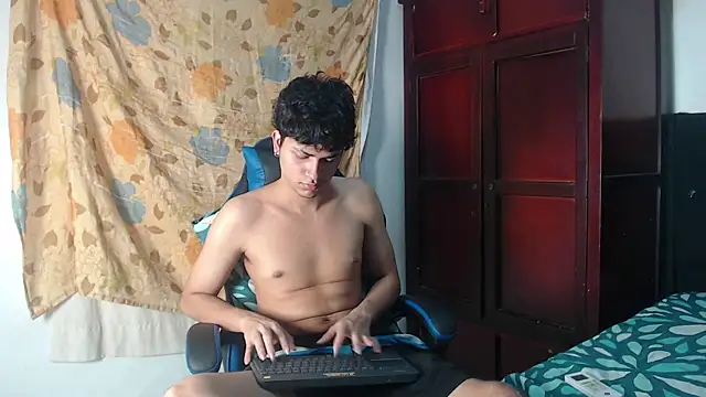 alice_julls webcam