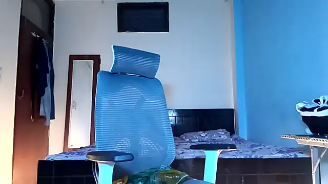 YourDesi_Laila_ webcam