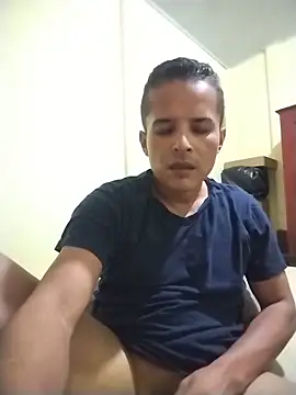 Alvarito_25 webcam