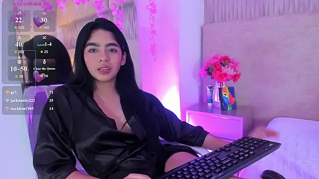 _kyraa_ (F teen) - 6 strong slaps on each buttock🔥🍑