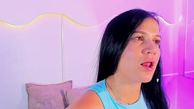 MiaMalcova__ webcam
