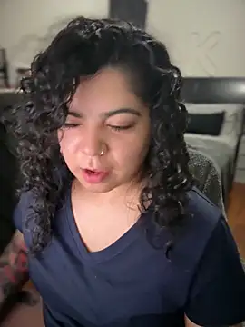 kimmiakiss22 live cam