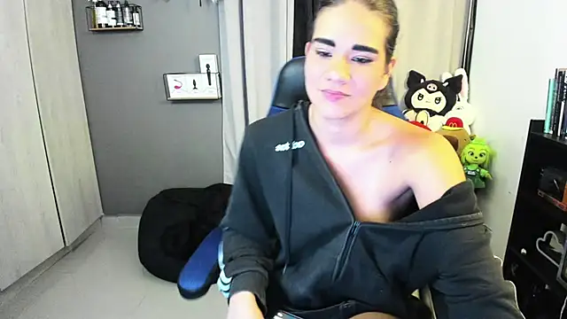 Charlott__V webcam