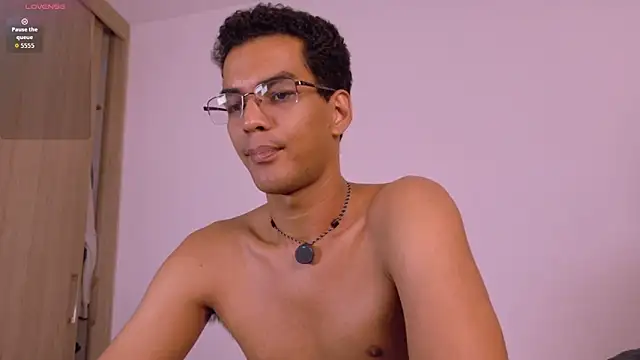 Pikashu7u7 webcam
