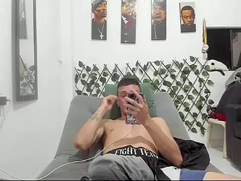 Latins_Boss webcam