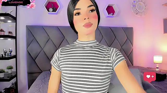 Amira_Ember webcam