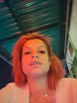 cataleya_16 (F young) - Off bra in public bar!