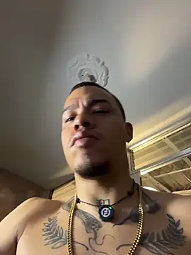 AlphaMasterXxx live cam
