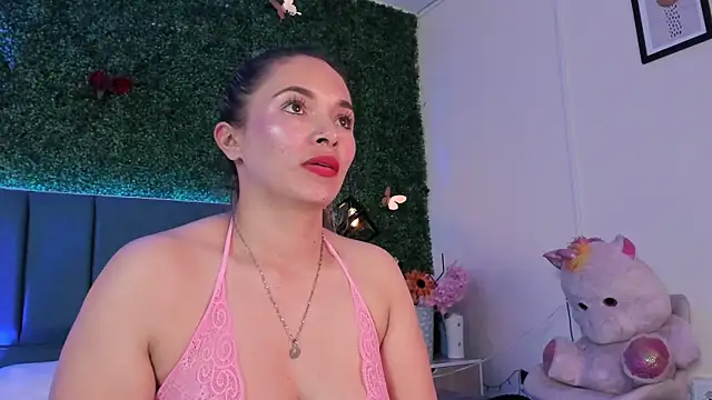 Kiaraa88 webcam