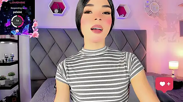 Amira_Ember webcam