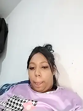 emma_purple_ webcam