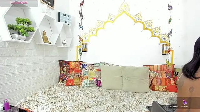 LadyNahir webcam