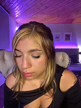 Isabella18_pink webcam