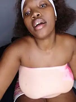 EbonyBabe020 webcam