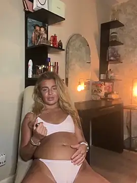 CharlottemilfUKx webcam
